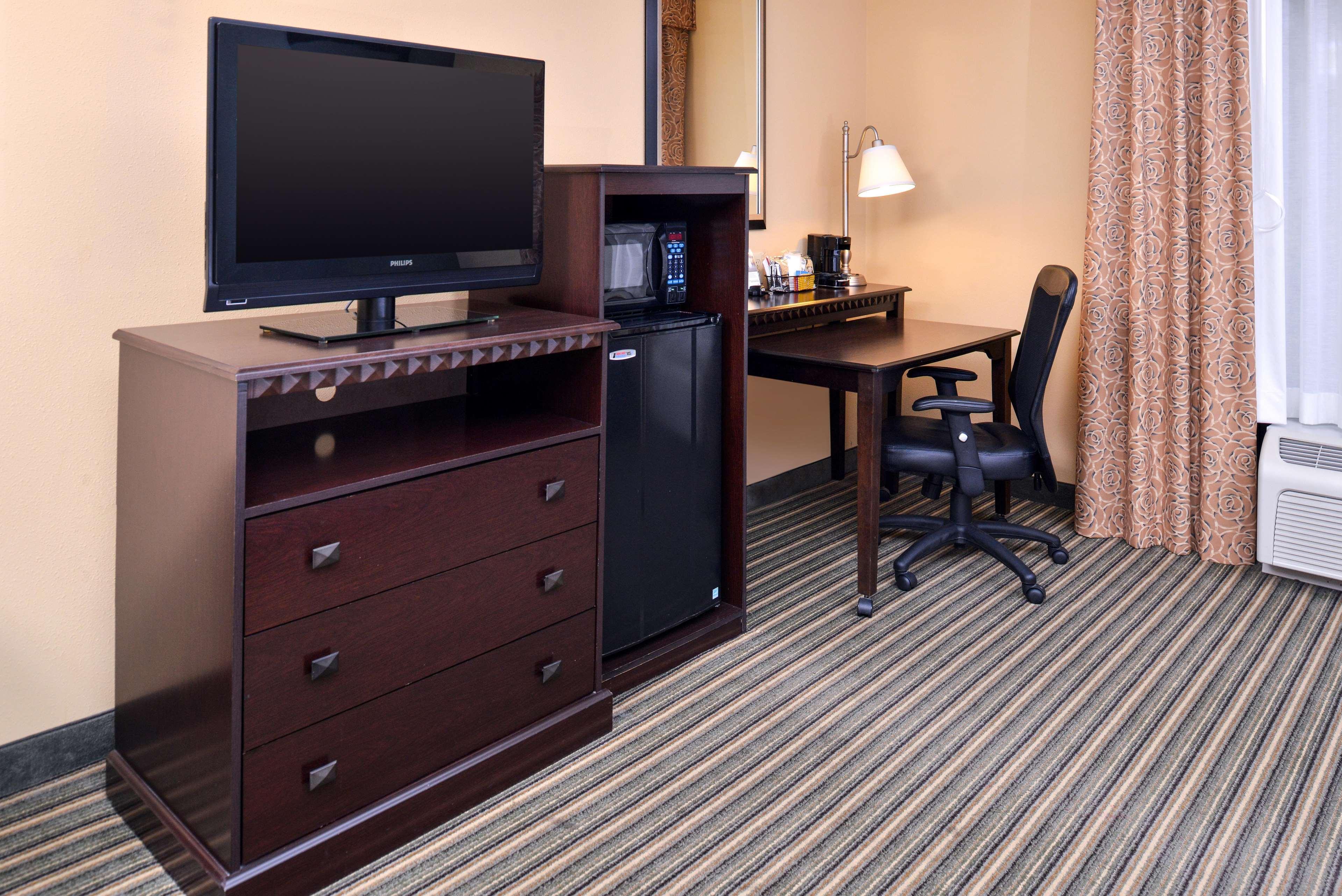 Hampton Inn & Suites Fort Belvoir Alexandria South Exterior photo