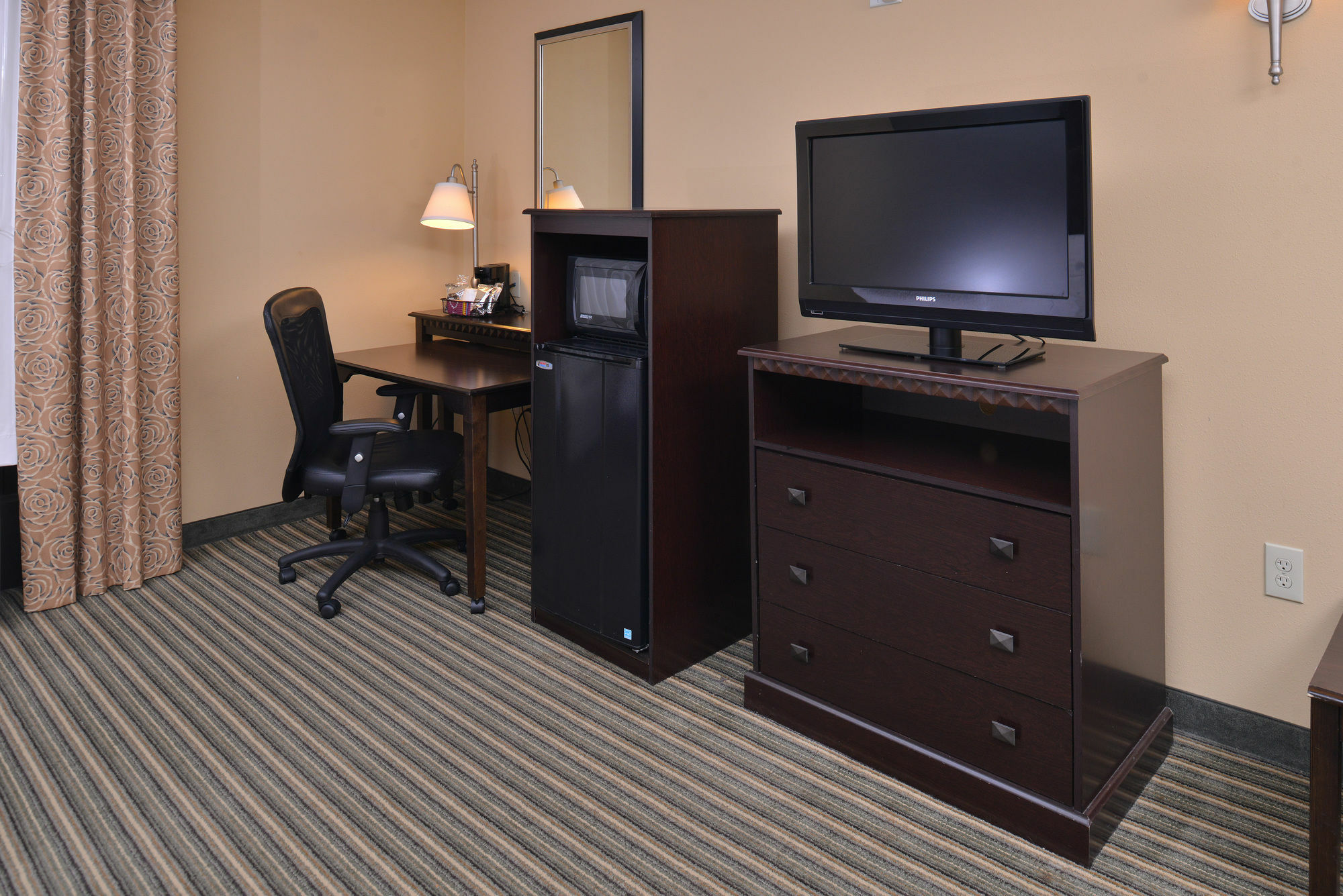 Hampton Inn & Suites Fort Belvoir Alexandria South Exterior photo